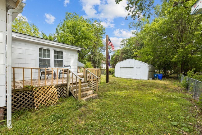 Building Photo - 507 W 3rd St