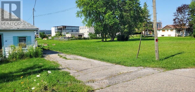 Building Photo - 14 Elm Grove Ave