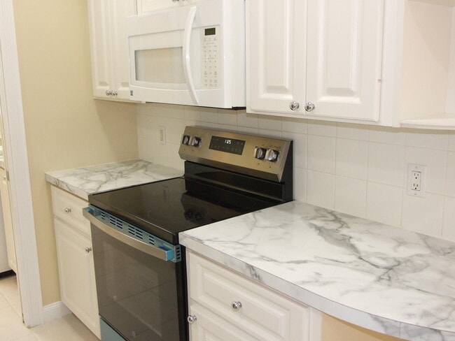 Building Photo - 181 Santa Barbara Way