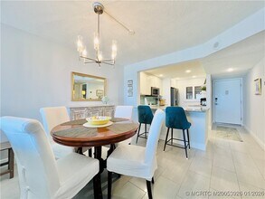 Building Photo - 9400 S Ocean Dr