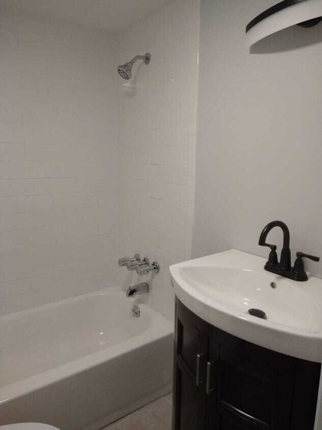Baño - 4308 NW 6th St