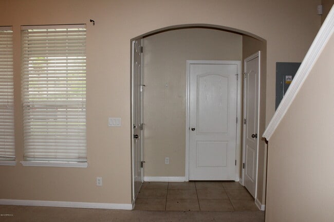 Building Photo - 625 Oakleaf Plantation Pkwy