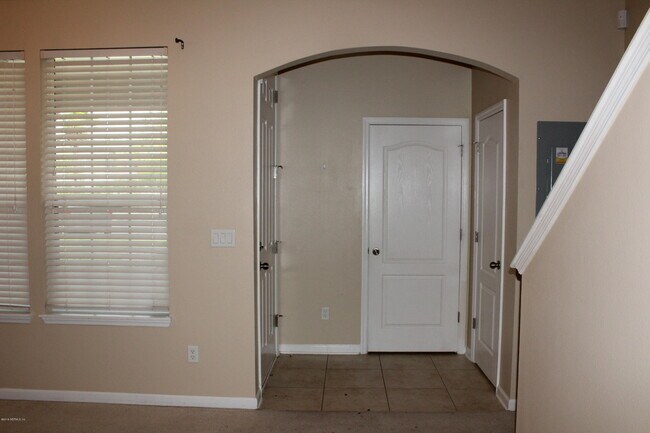 Foto del edificio - 625 Oakleaf Plantation Pkwy