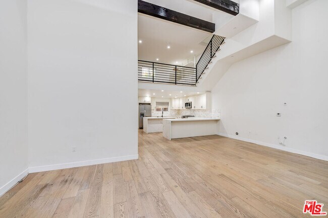 Foto del edificio - 5019 W Maplewood Ave
