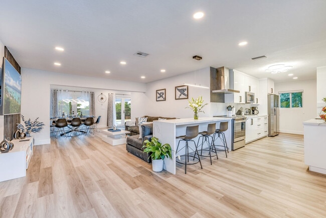 Foto del edificio - 834 SW 14th Ct