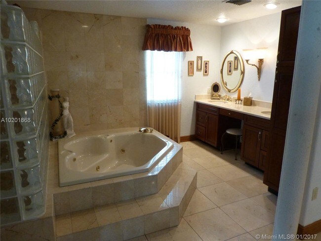 Foto del edificio - 15051 SW 149th St