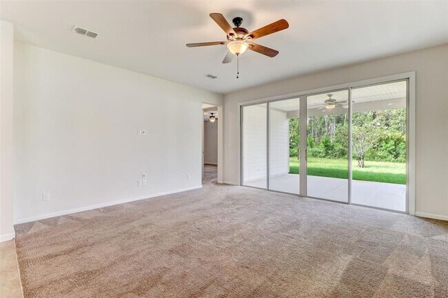 Foto del edificio - Spacious 4-Bedroom Home Near Amelia Island...