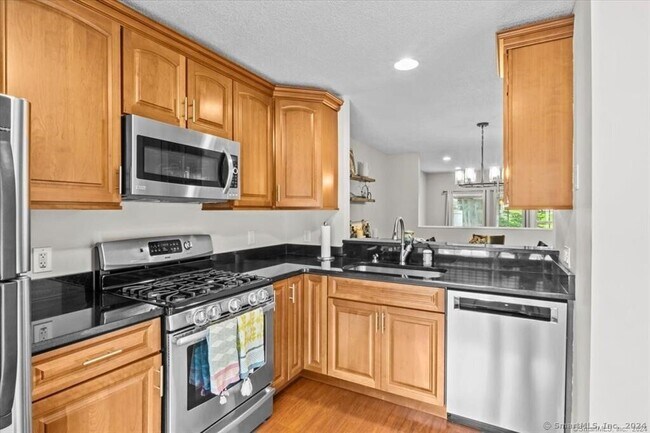 Foto del edificio - 49 Foxbridge Village Rd