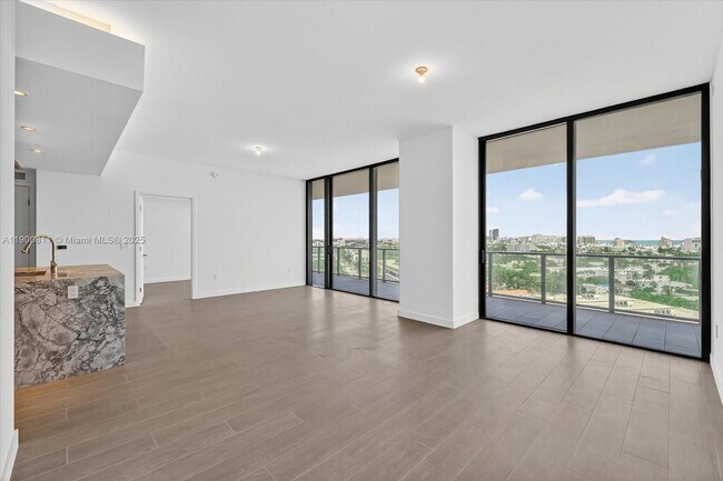 Building Photo - 500 Alton Rd