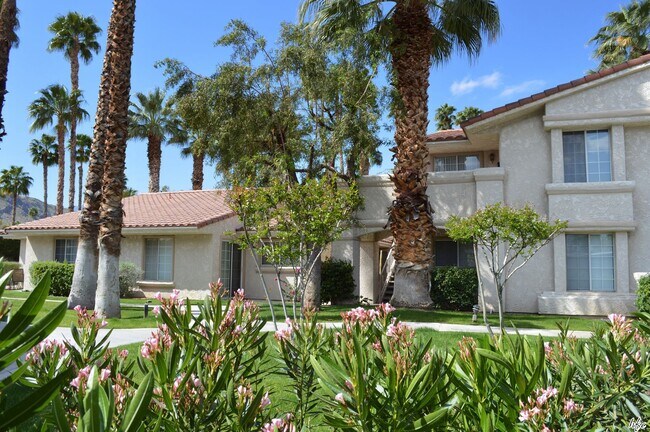 Foto del edificio - 2701 E Mesquite Ave