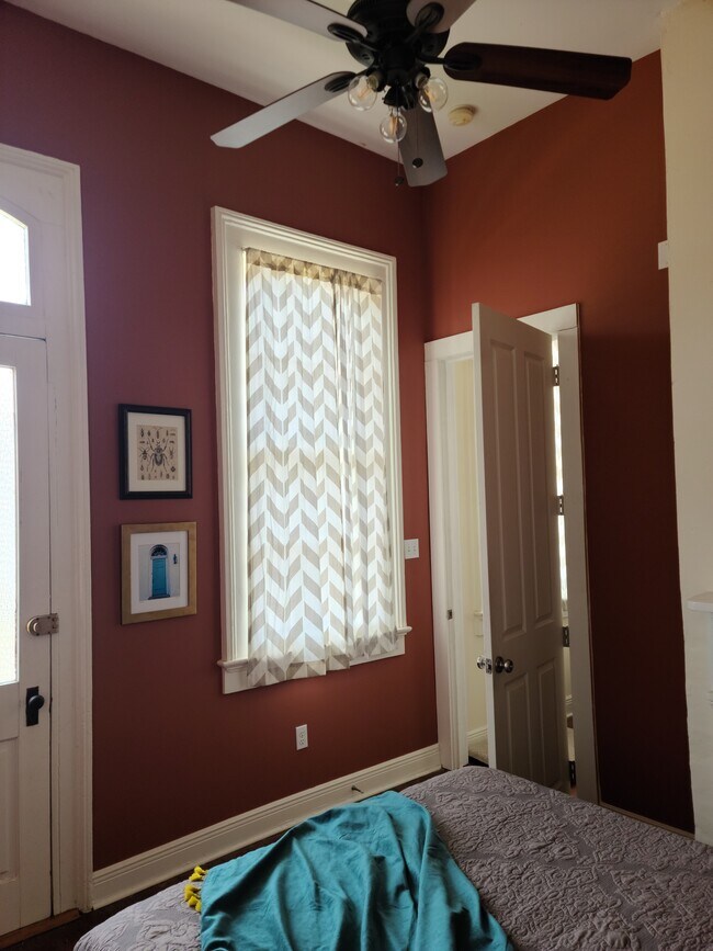 Foto del edificio - 2337 Conti St