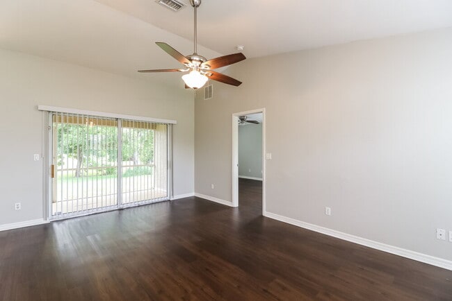 Building Photo - 1310 SW 13th Terrace