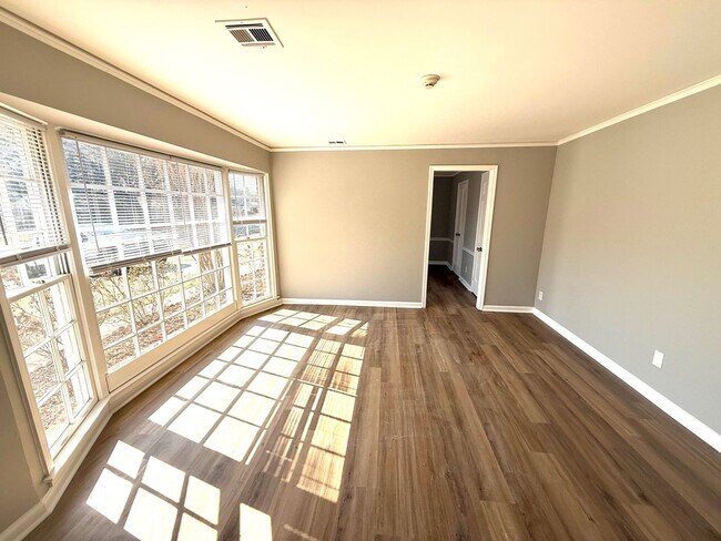 Foto del edificio - ** 3 bed 2 bath located in RidgeField ** Call 334-366-9198 to schedule a self showing