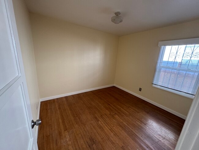 Building Photo - 1618 Missouri St