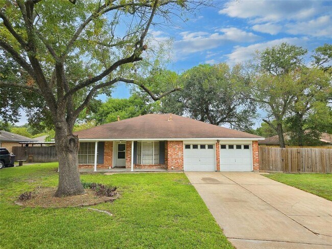 Building Photo - 5387 Lincoln Green Dr
