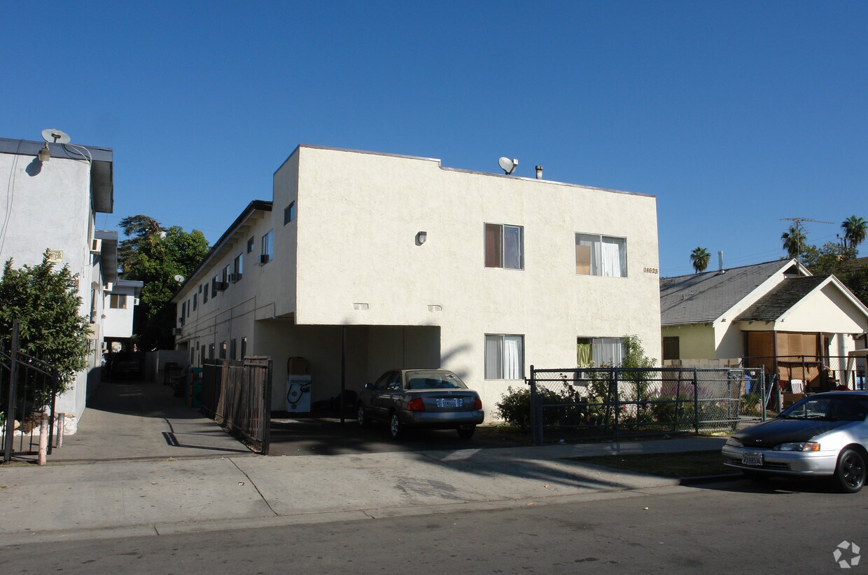 Primary Photo - 14623 Calvert St