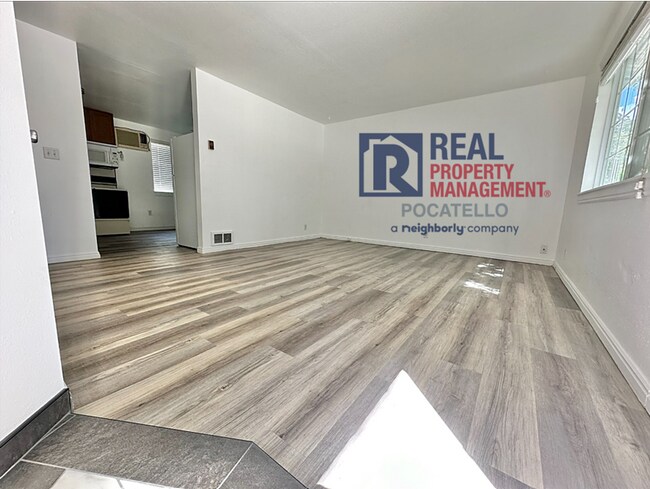 Foto del edificio - 1422-1422 Jensen St