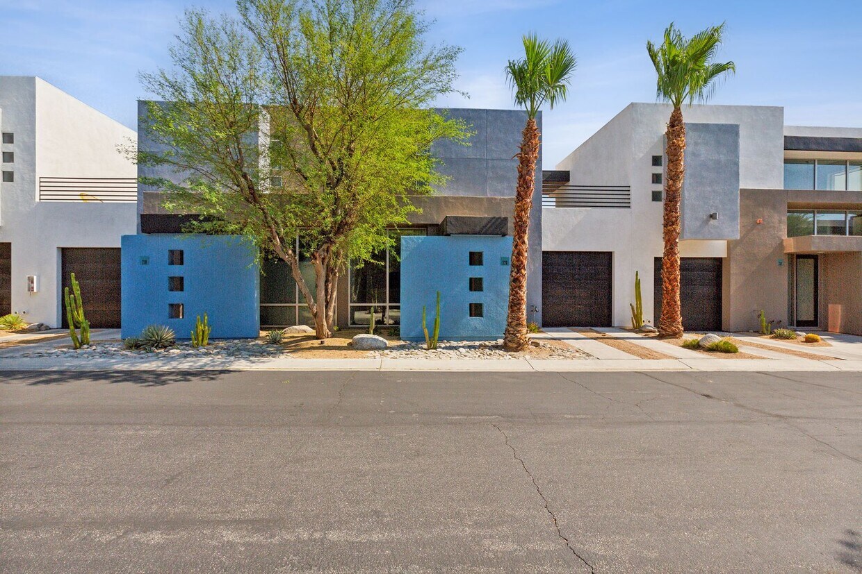 Primary Photo - 2 Bed / 2.5 Bath Palermo Townhome