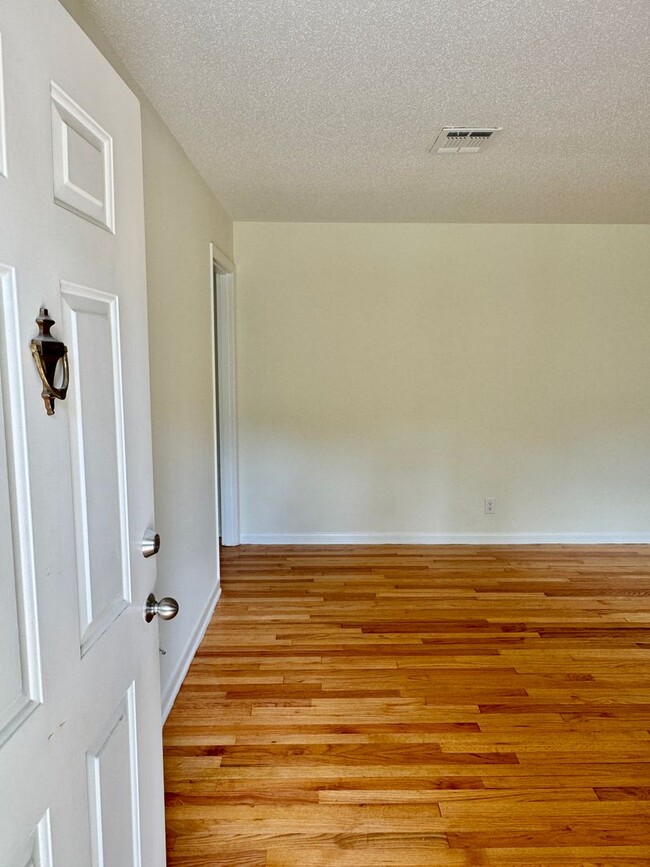 Building Photo - Charming 3-Bedroom Home with Oversized Patio