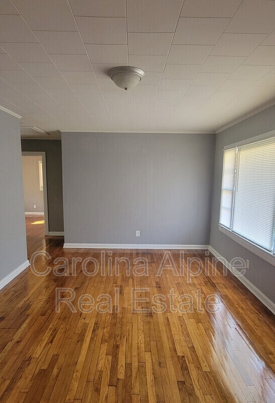 Building Photo - 5620 Anderson Rd
