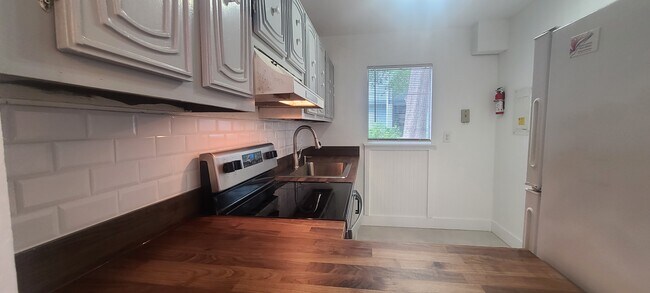 Foto del edificio - 603 SW 75th St