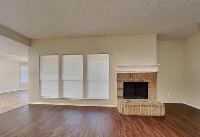 Foto del edificio - 344 McMurtry Dr