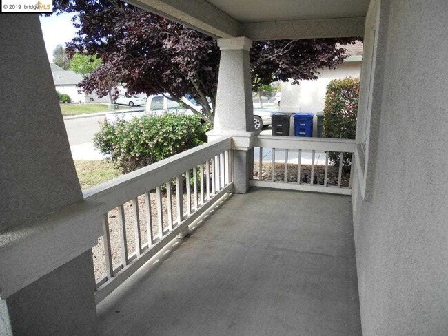 Building Photo - 1236 Walnut Meadows Dr