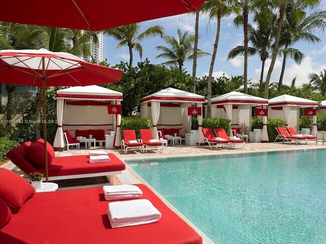 Building Photo - 17875 Collins Ave