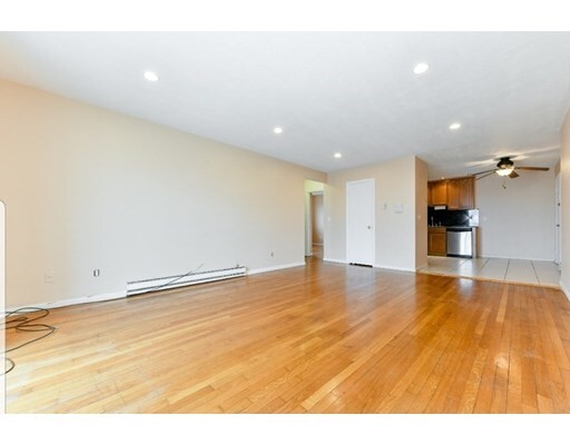 Building Photo - 75 Waldemar Ave