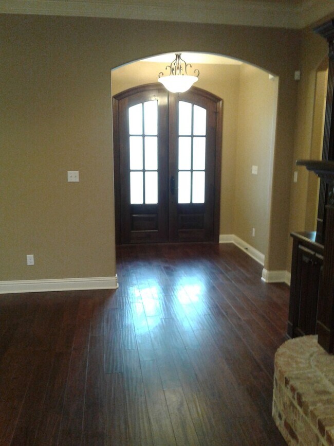 Building Photo - ** BEAUTIFUL 3/2 HOME IN TIBURON **