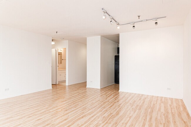 Foto del edificio - 1120 N La Salle Dr