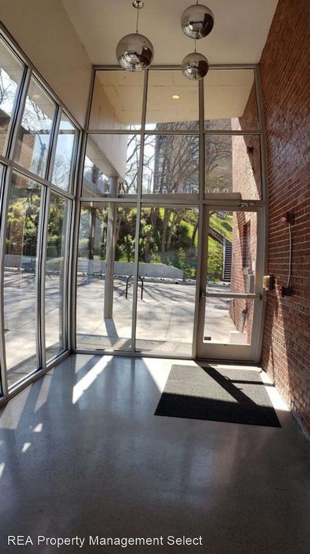 Foto del edificio - 1 br, 1 bath House - 555 W. Jackson Avenue...