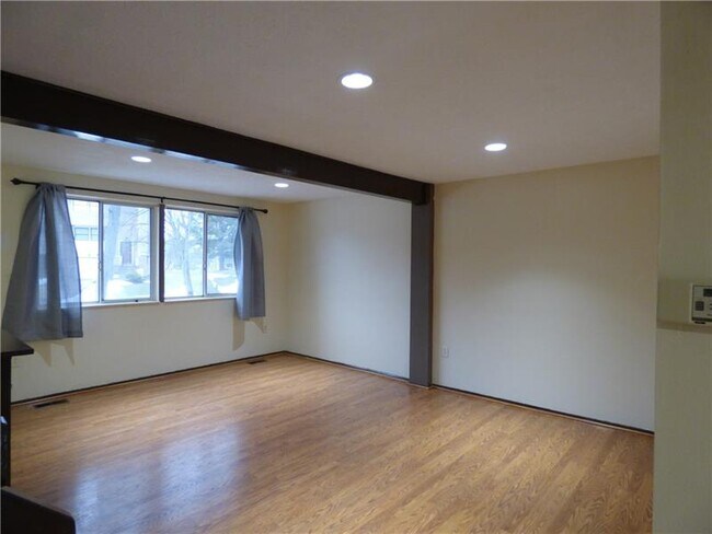 Foto del edificio - 794 Wheatland Cir