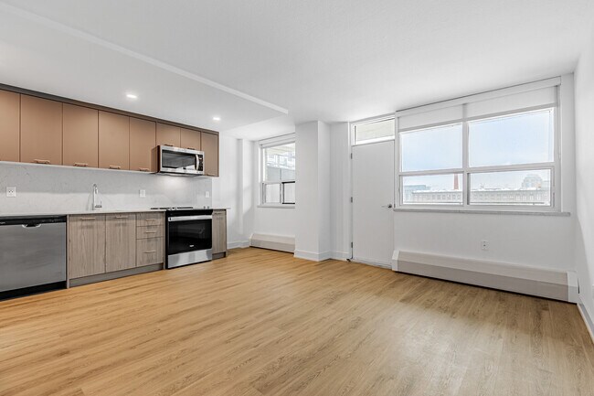 Building Photo - 135 Tyndall Ave