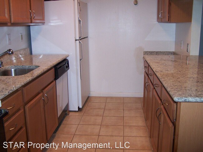 Foto del edificio - 2 br, 2 bath House - 8 Marsham Ct.