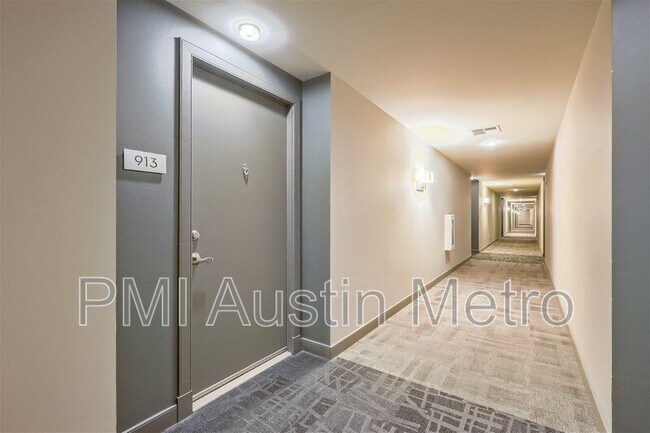 Building Photo - 54 Rainey St
