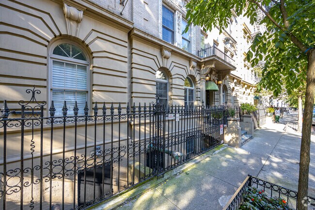 Building Photo - 202-204 W 140th St