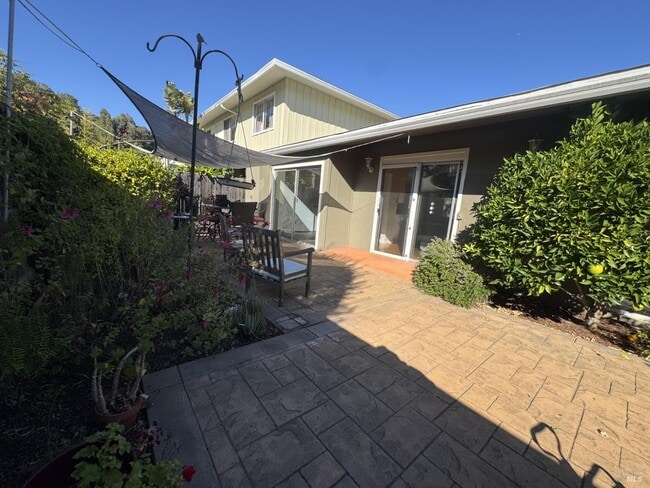 Building Photo - 1060 Los Gamos Rd