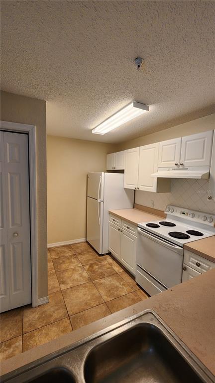 Foto del edificio - 18001 Richmond Pl Dr