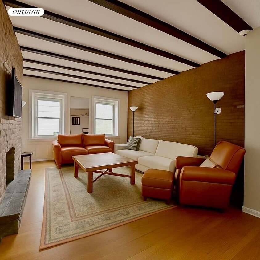 Foto principal - 349 W 30th St