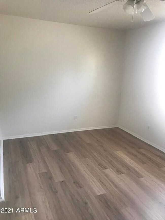 Foto del edificio - 4 Bed 2 Bath