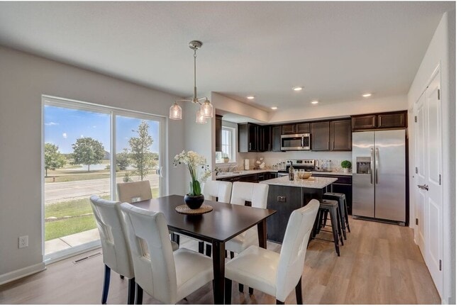 Building Photo - Meadowland Townhomes