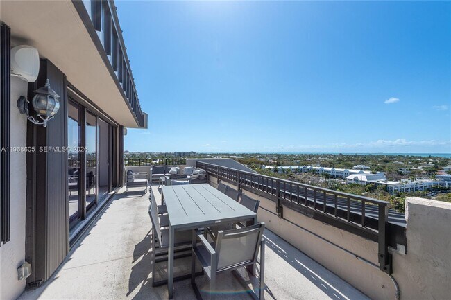 Building Photo - 151 Crandon Blvd