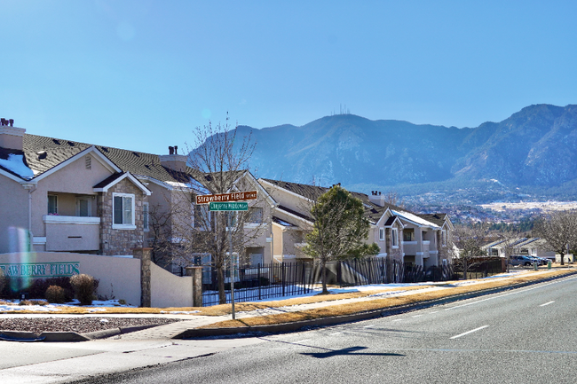 3670 Strawberry Field Grove Unit A, Colorado Springs, CO 80906 - Condo ...