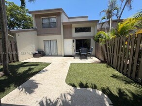 Building Photo - 11053 SW 113th Pl
