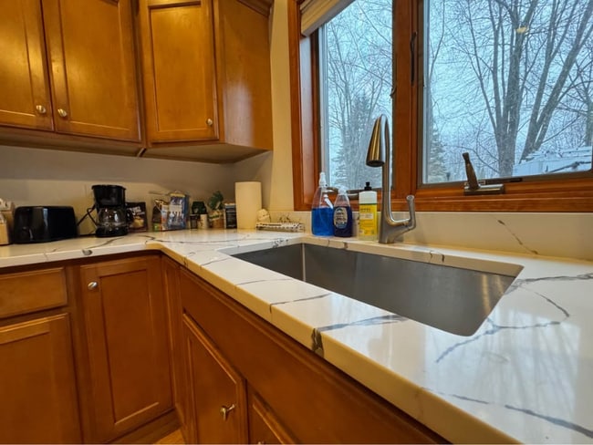 Building Photo - 18 Old Hollis Rd