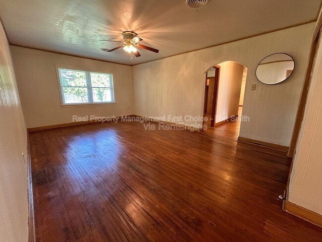 Building Photo - 1306 S 41st St