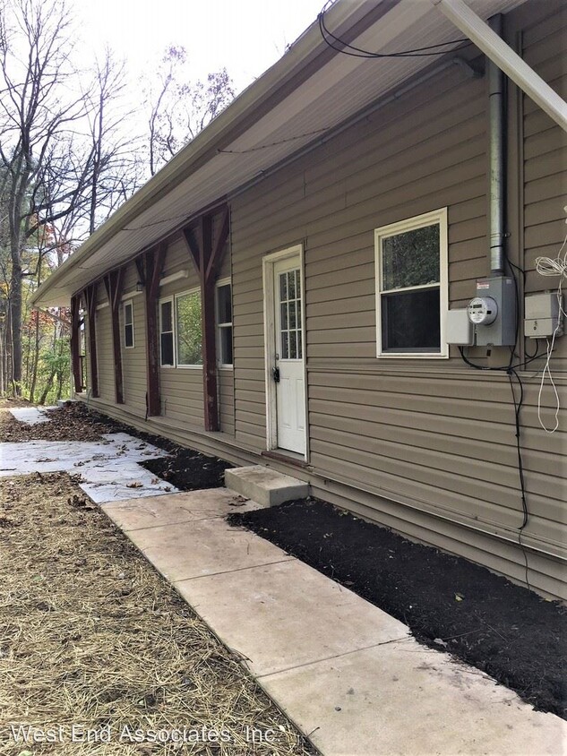 Foto principal - 3060 S Cedar Crest Blvd