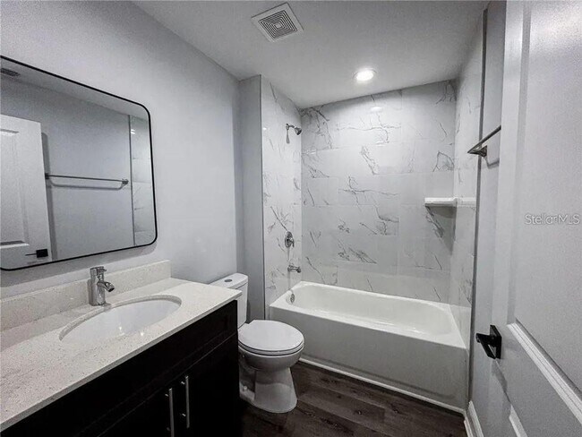 Foto del edificio - AMAZING 3-bedroom, 2-bathroom home.