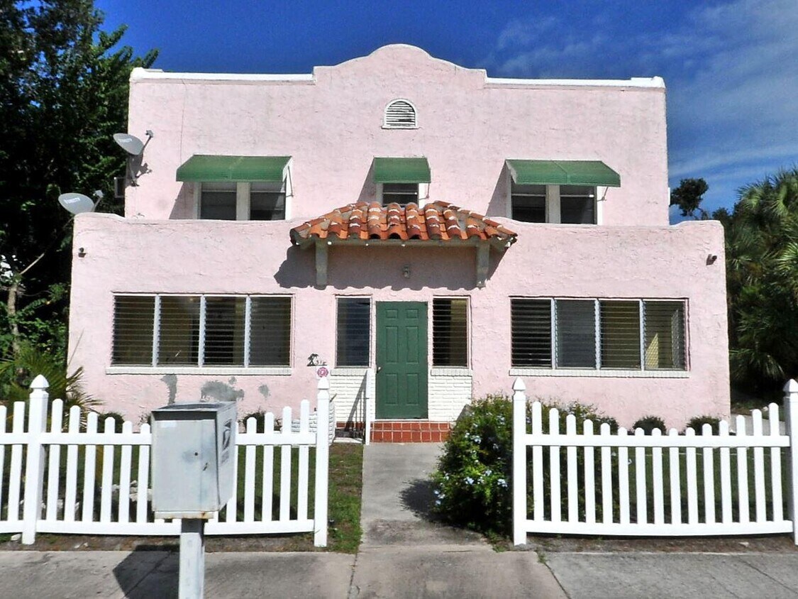 516 S 5th St Unit 8, Fort Pierce, FL 34950 516 S 5th St Fort Pierce